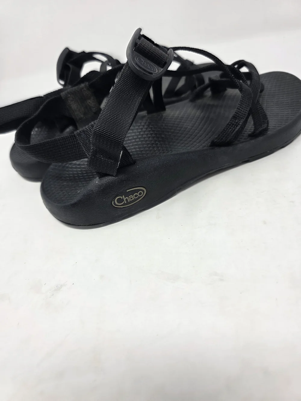 Chaco Black Strappy Sandals Women’s Size 8 ZX/2 Toe Loop Hiking Sport Sandals
